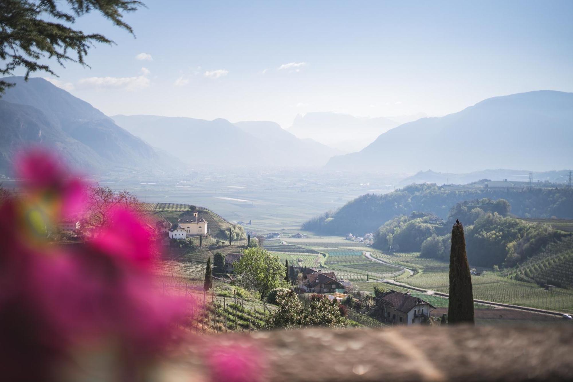 Schloss Hotel Korb Appiano Sulla Strada Del Vino Eksteriør bilde